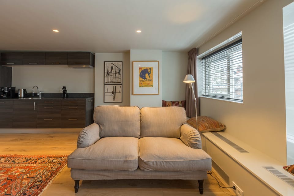Apartment, 1 Bedroom | Egyptian cotton sheets, premium bedding, in-room safe