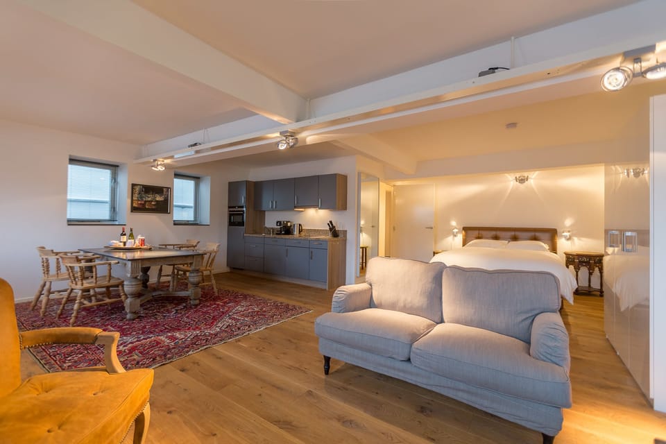 Studio | Private kitchen | Full-size fridge, microwave, oven, stovetop