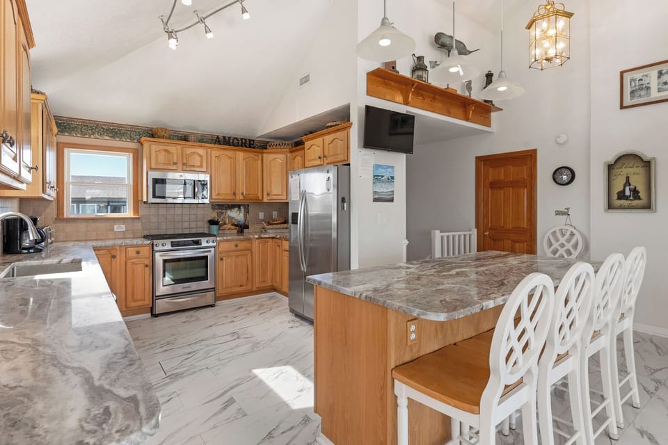 OH100: SeaClusion | Top Level Kitchen