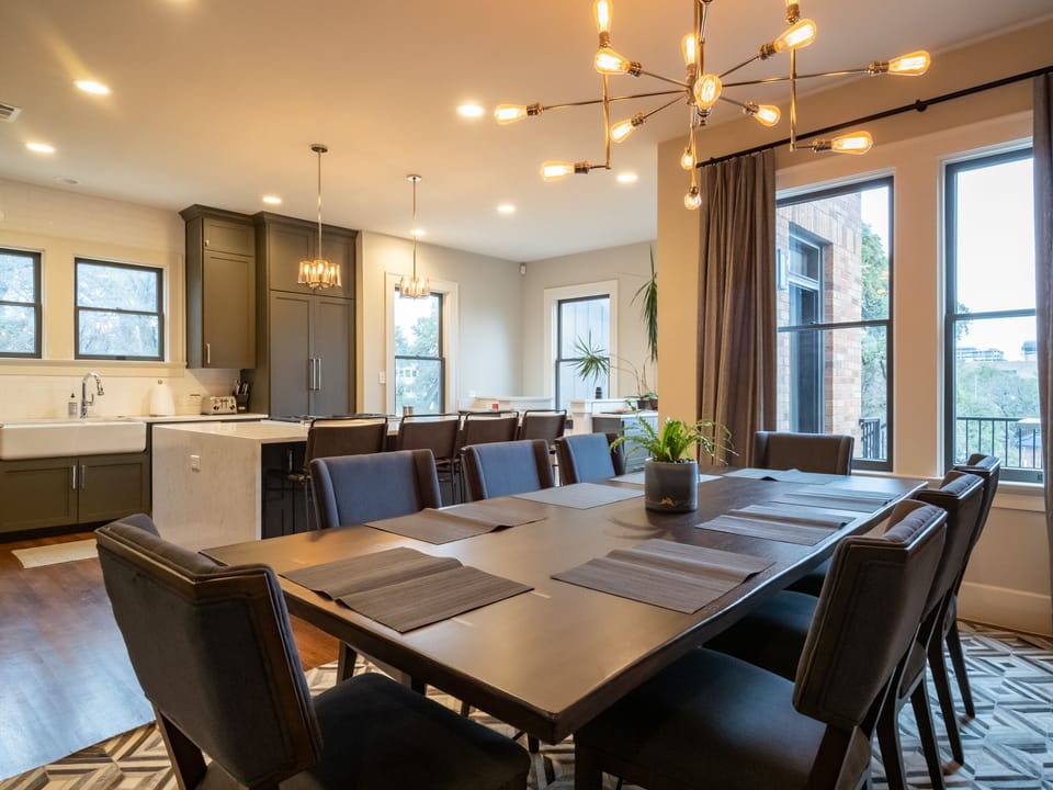 Dining area open to the kitchen to have the perfect group brunch