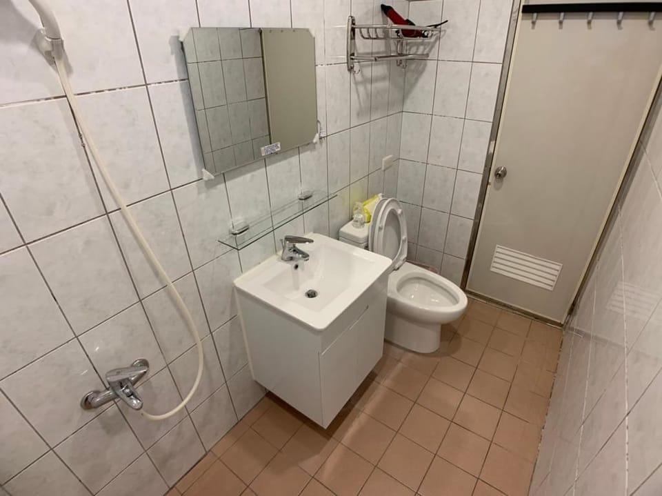 Shower, free toiletries, hair dryer, slippers