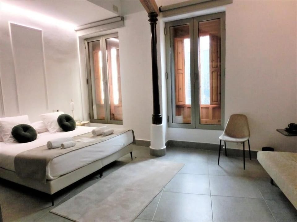 Triple Room, Accessible | Premium bedding, individually furnished, desk, soundproofing
