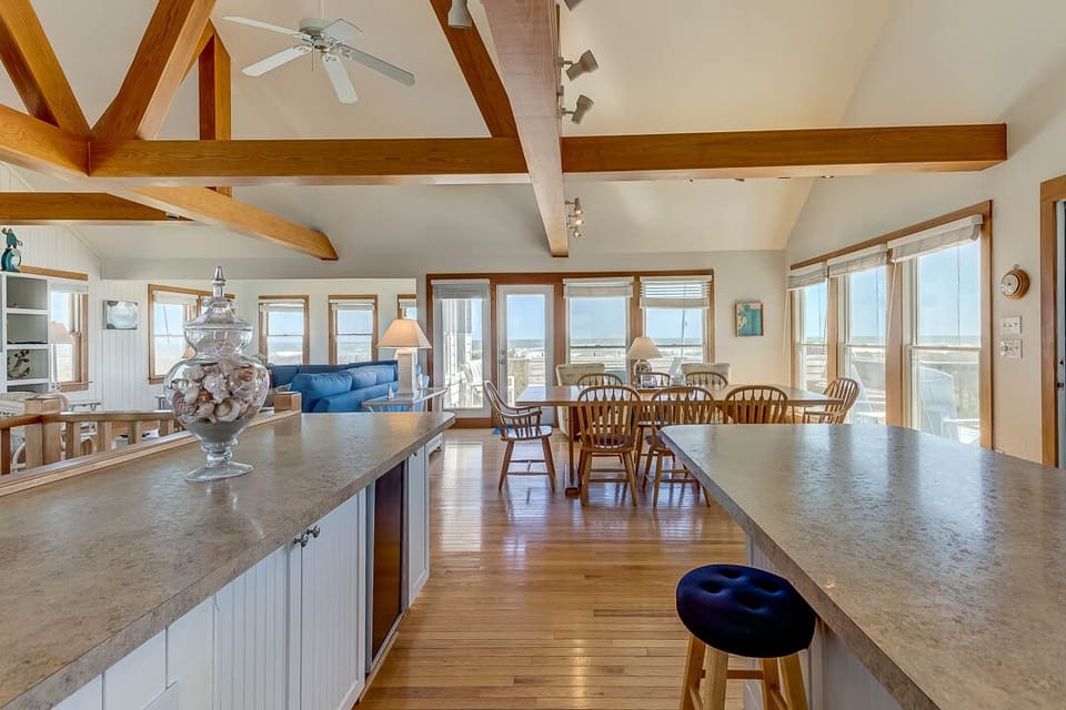 Top-Level Kitchen with Island (seats 4)