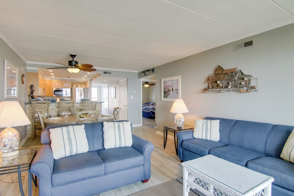 Living Room | DVD Player | Movies | Free WiFi
