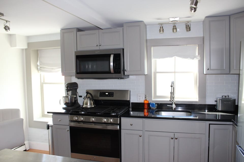 full kitchen