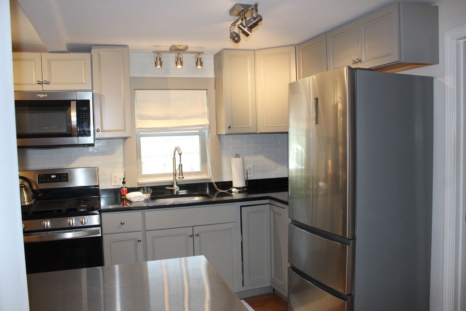 full kitchen