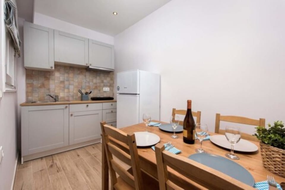 Apartment, 2 Bedrooms | Private kitchenette | Fridge, stovetop, coffee/tea maker, electric kettle