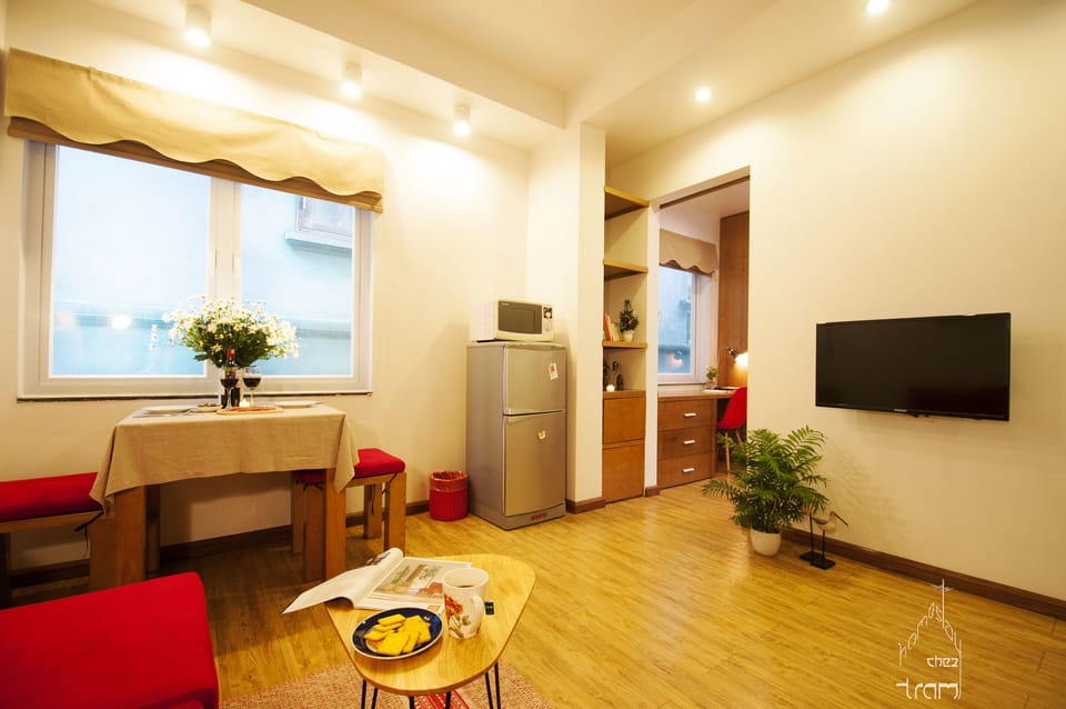 living room (foods are only for illustration purpose, not included in rome rate)
