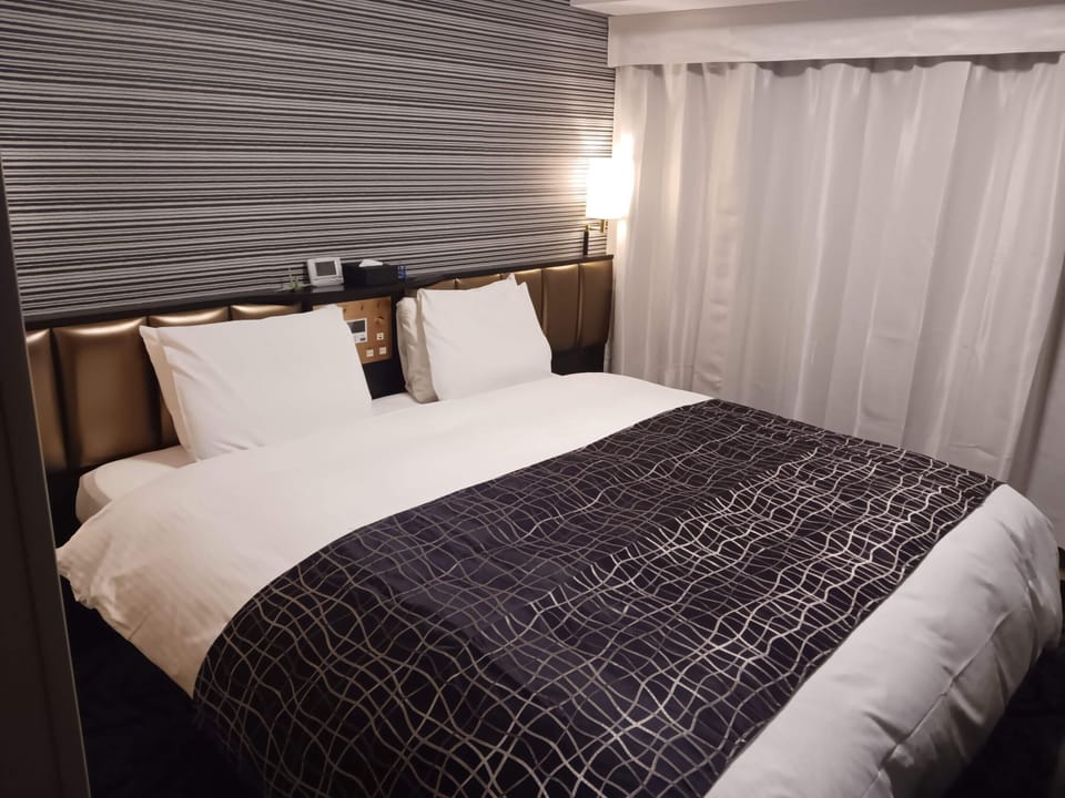 Double Room, 1 King Bed, Non Smoking | Down comforters, desk, blackout drapes, WiFi (free)