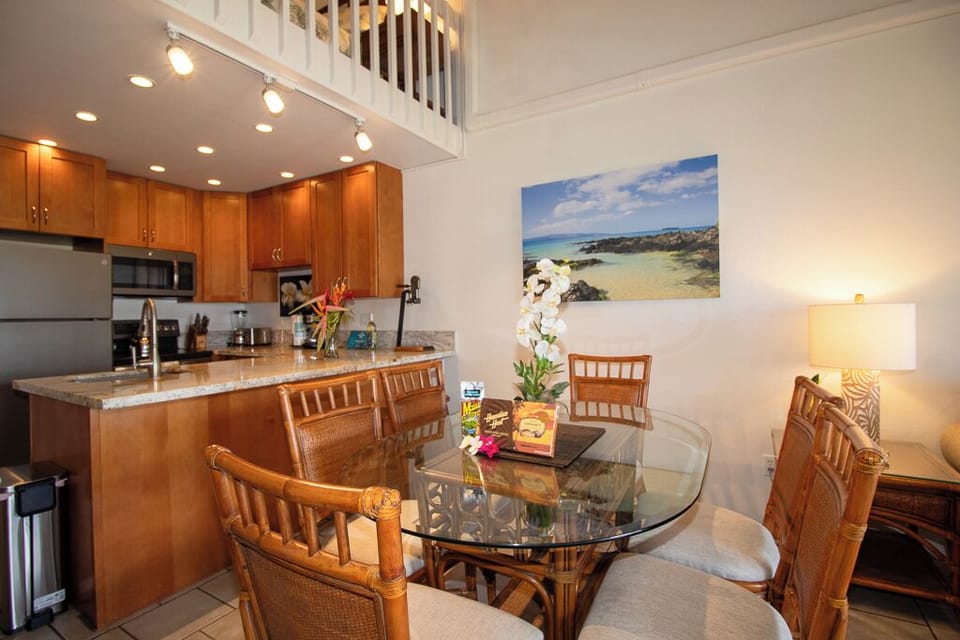 Kitchen & Dining Area