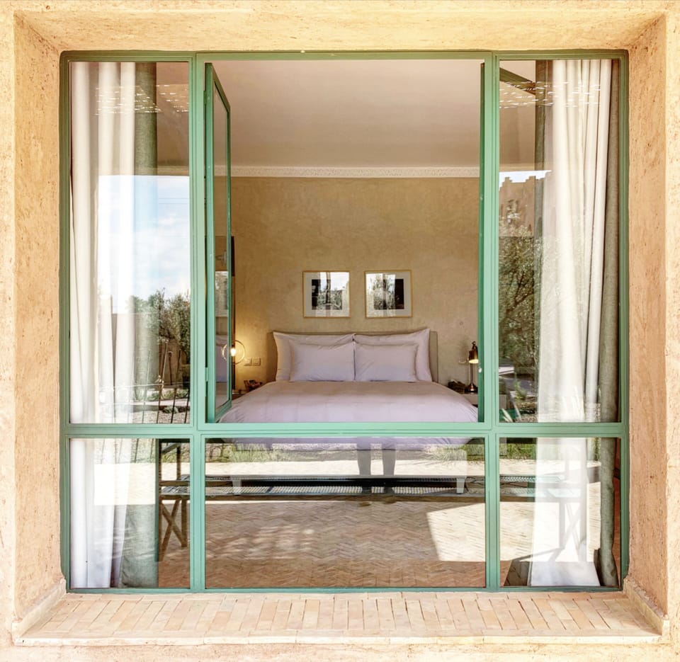 Deluxe Room, 1 Queen Bed, Non Smoking (Garden Room) | Premium bedding, down comforters, pillowtop beds, in-room safe