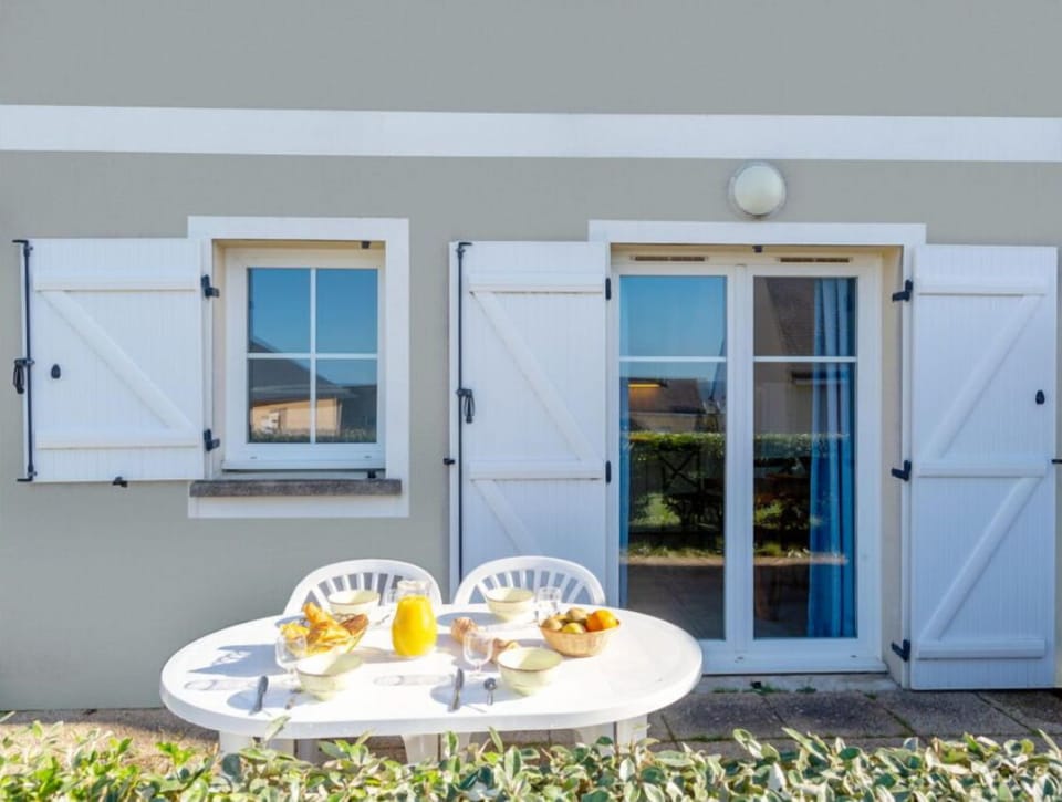 Step out onto your private terrace in the evening!