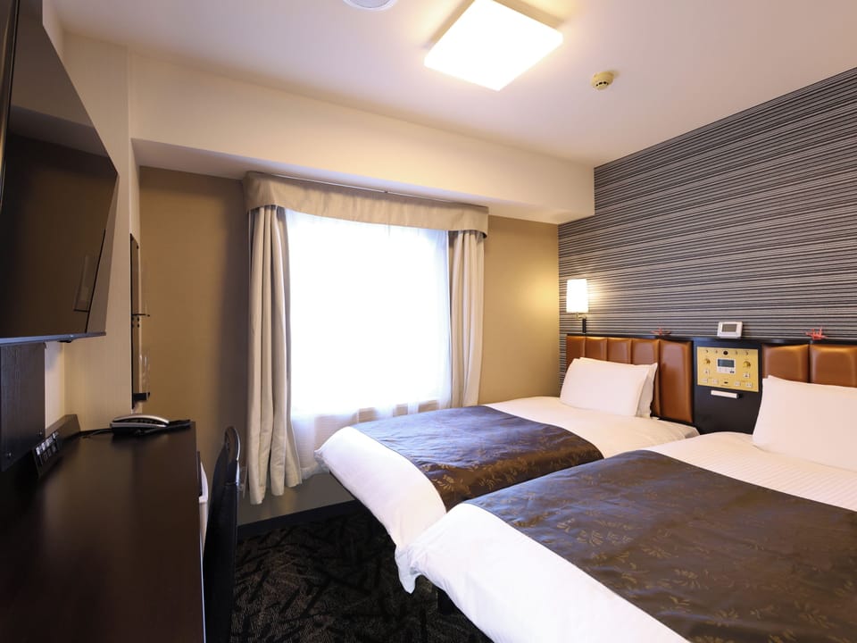Down comforters, desk, blackout drapes, free WiFi