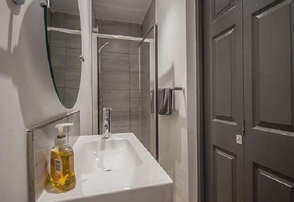 Double Room (No 1) | Bathroom amenities | Towels