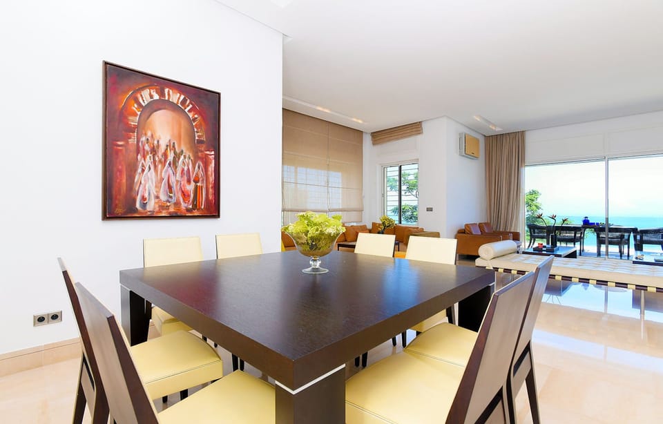 Villa | In-room dining
