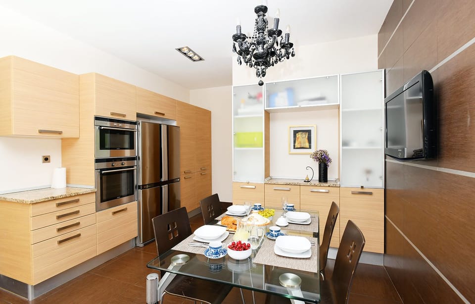 Villa | In-room dining