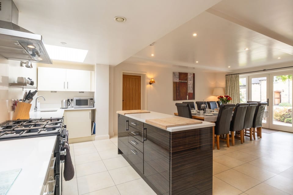 The Barn Kitchen - StayCotswold