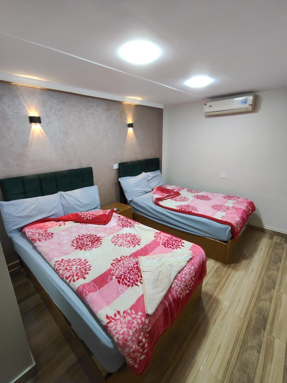 Double Room | In-room safe, desk, free WiFi, bed sheets