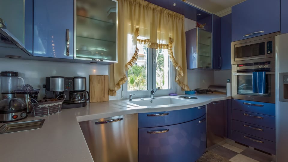 Luxury Villa | Private kitchen | Full-size fridge, microwave, oven, dishwasher