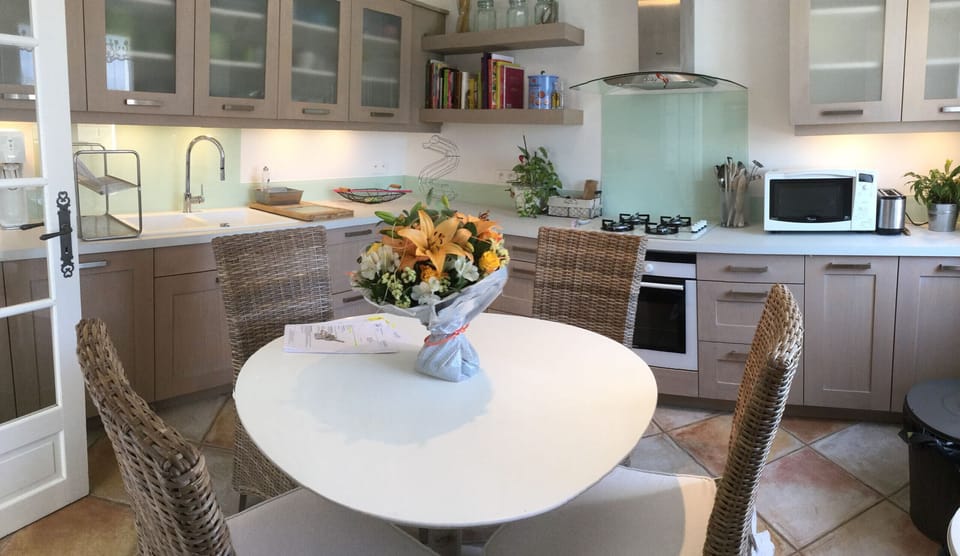 Vacation rental AUREILLE Alpilles Provence villa to rent with all comforts 8 people  Book online with Plaisirs & Maisons de Provence