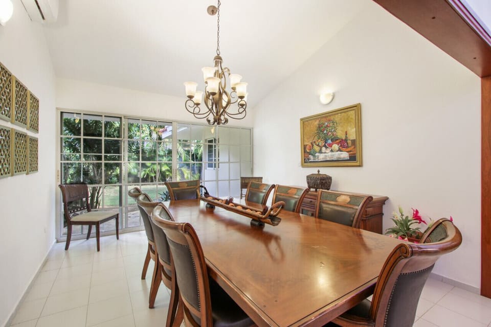 Villa Vivero 24: dining room with seating for 8 people