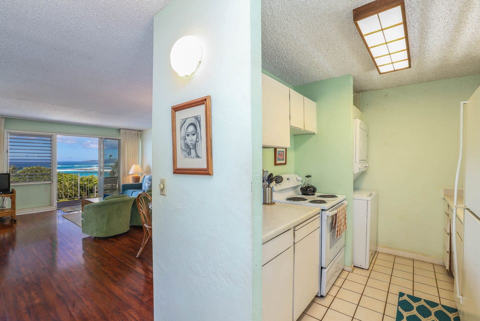 Living Area / Kitchen - Living Area / Kitchen