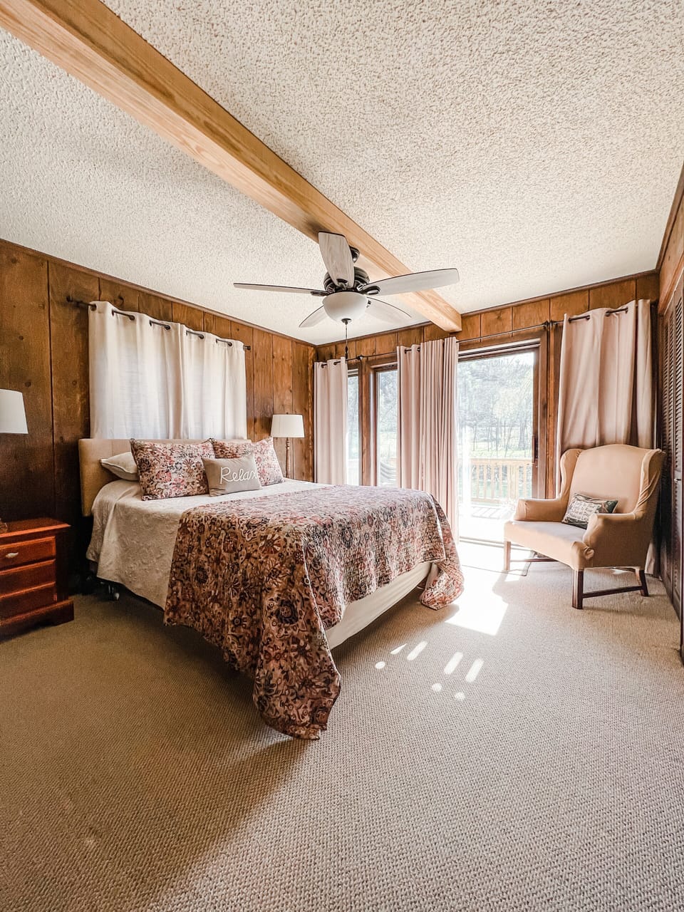 Bottom floor Queen bedroom 