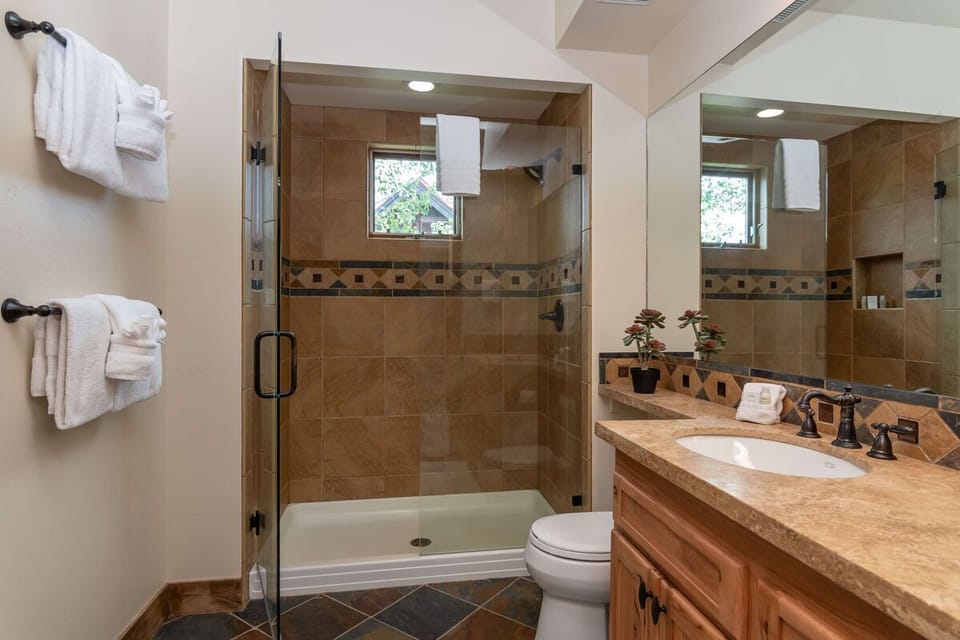 Shared full bathroom