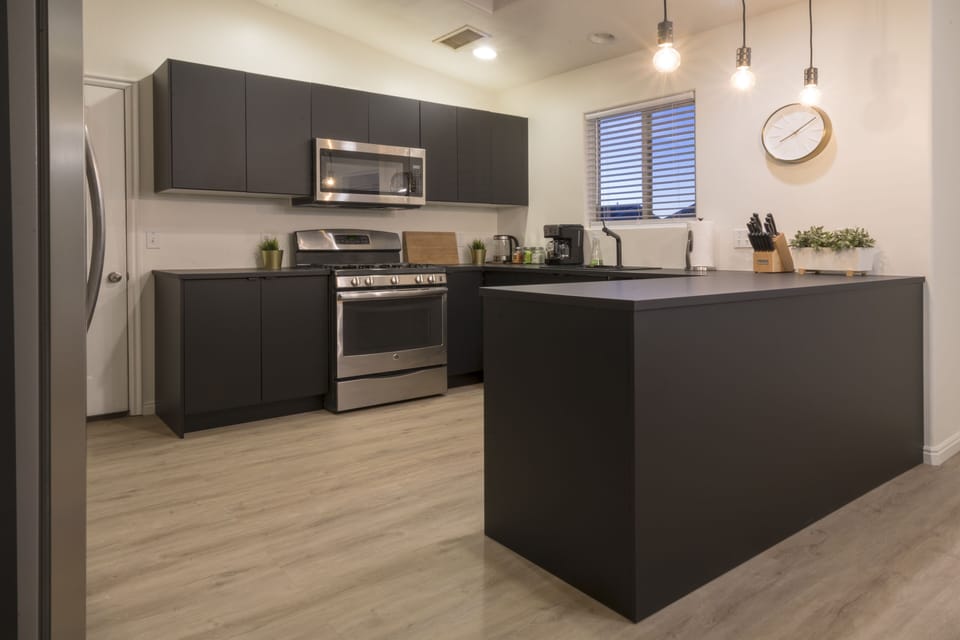 Brand new kitchen with gas range, dishwasher & fridge with ice/filtered water