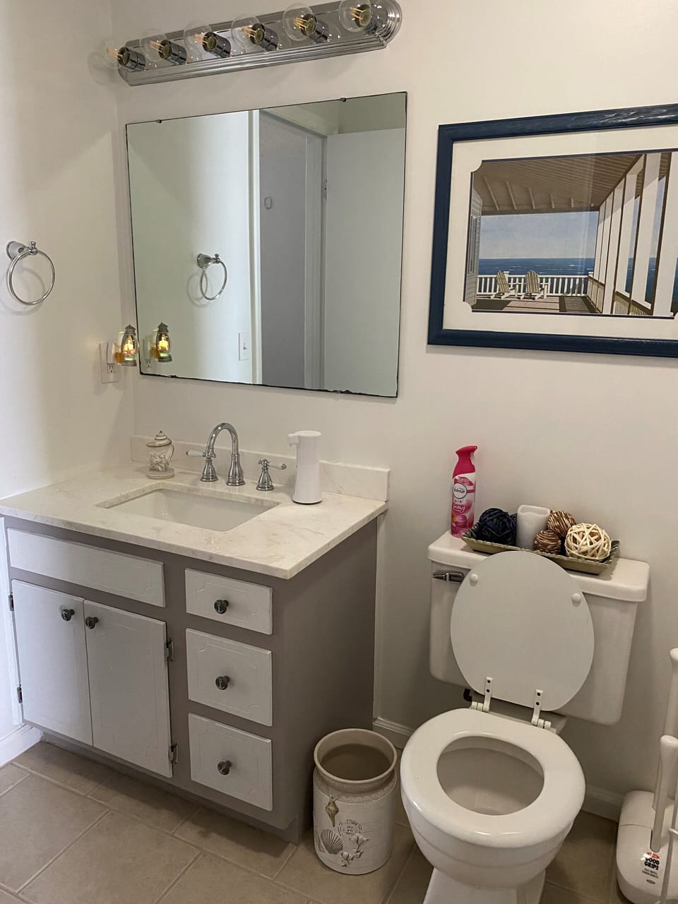 BATHROOM WITH BRAND NEW COUNTER TOP