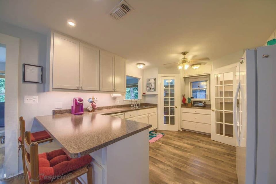Cute kitchen!!