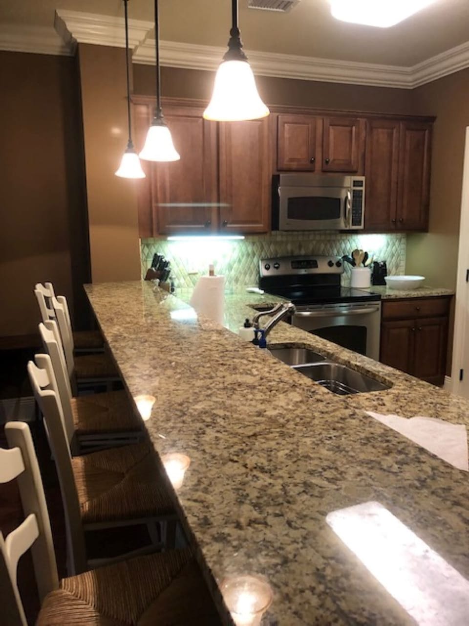 Kitchen bar
