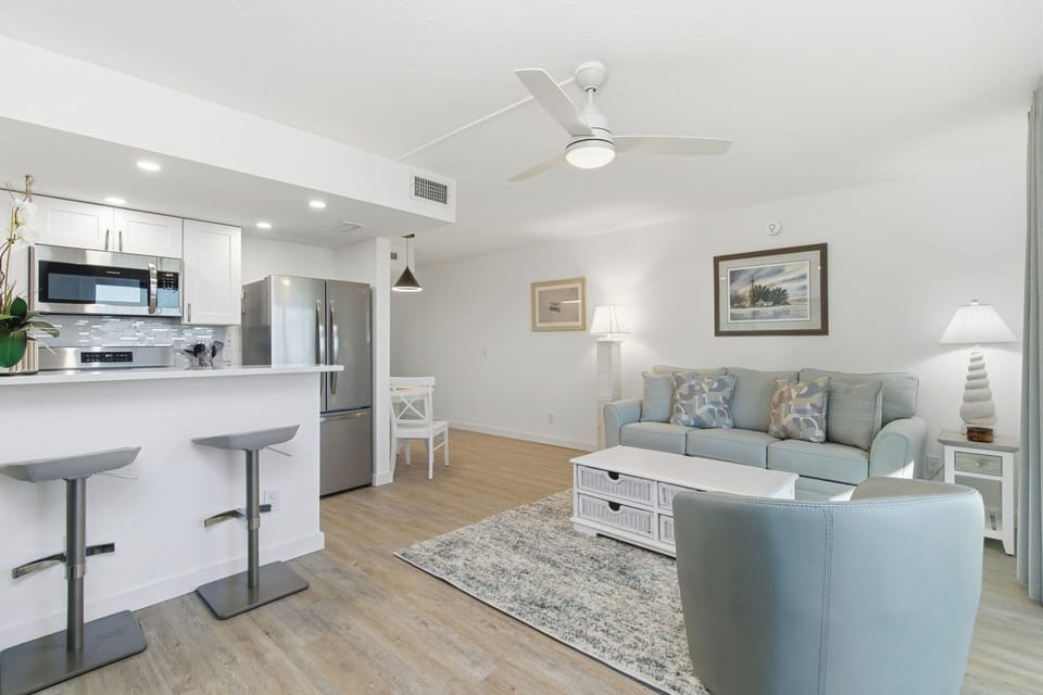Living Room/Kitchen