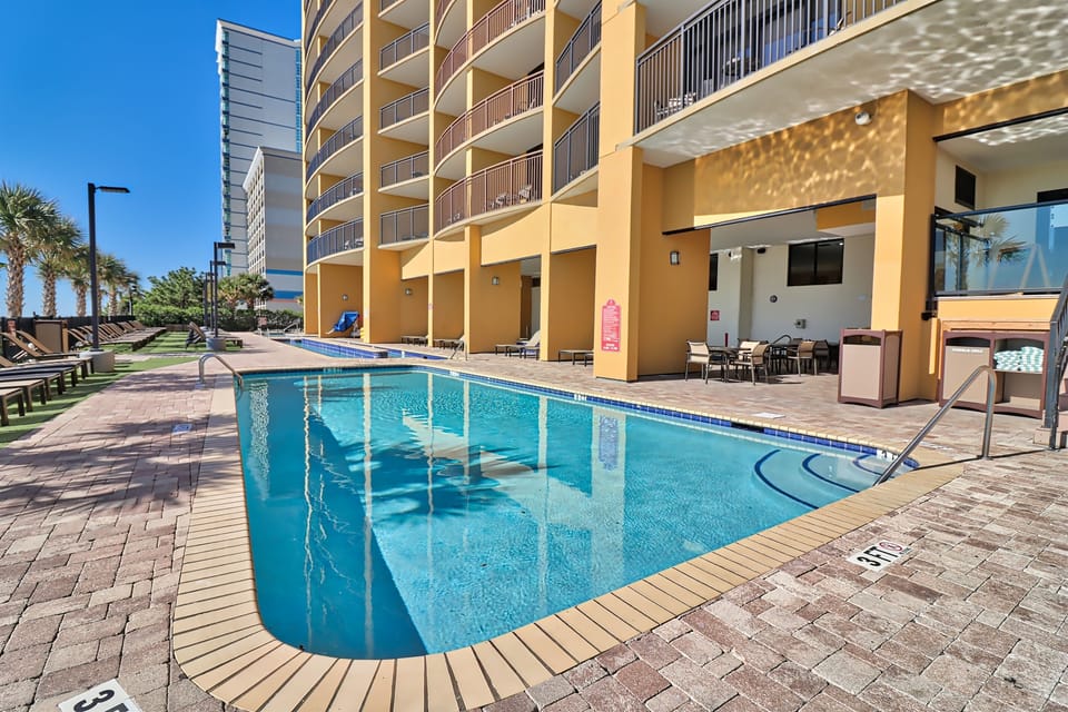 Fabulous selection of oceanfront pools