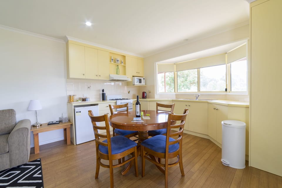 Cottage, 1 Bedroom | Private kitchen | Full-size fridge, microwave, stovetop, dishwasher