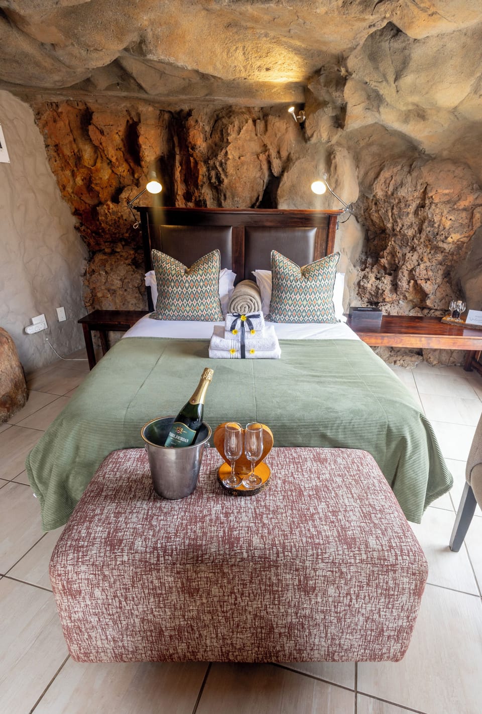 Honeymoon Suite | Bed sheets