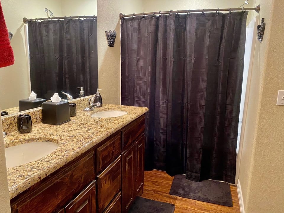 Enjoy a hot shower in the master suite!