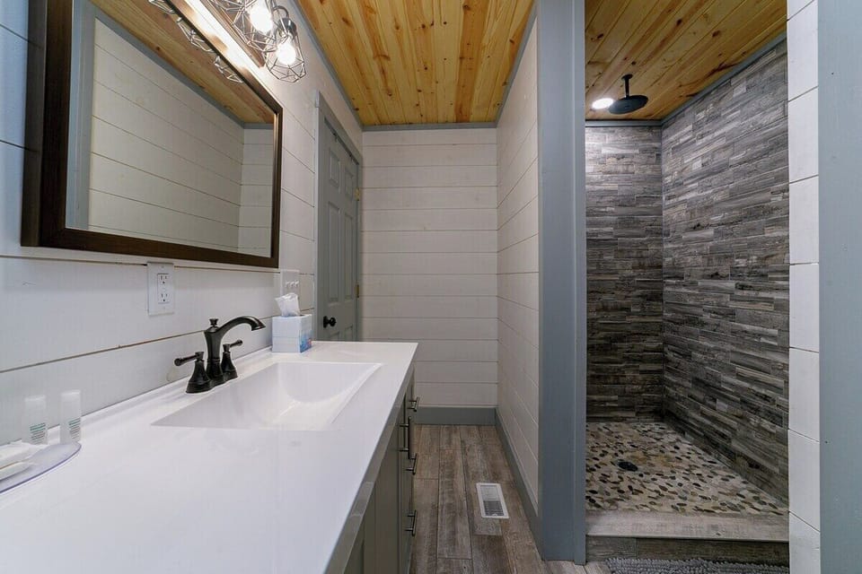 Master Bathroom En Suite