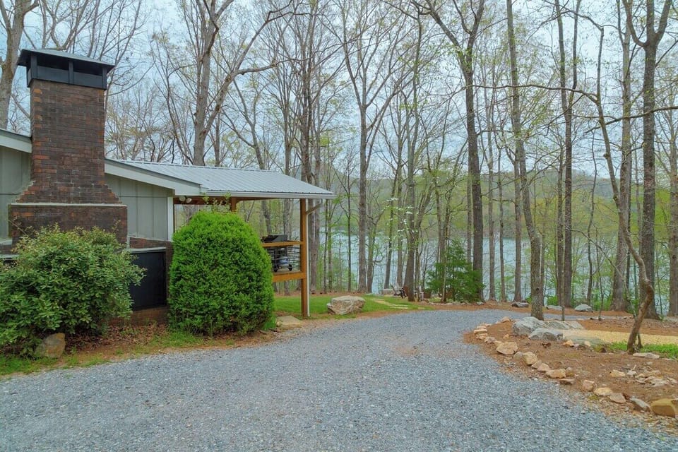 Seasonal Mountain and Lake Views