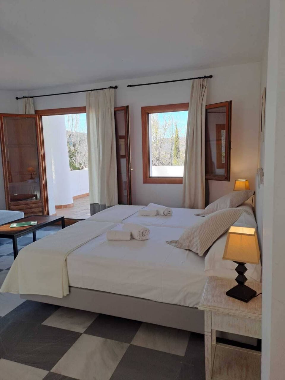 Superior Double Room | In-room safe, individually furnished, bed sheets