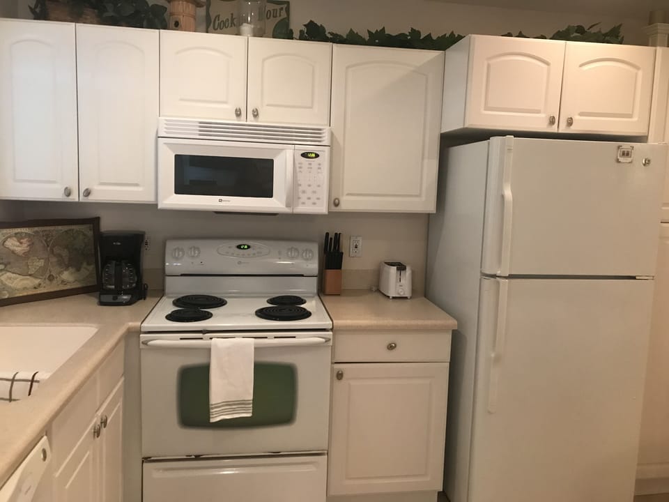 Full size kitchen