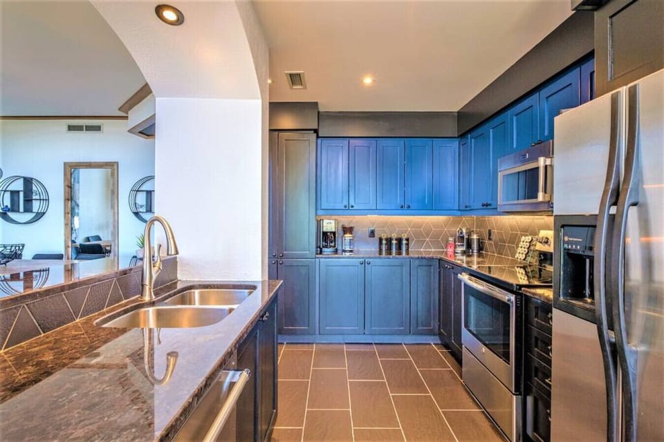 Équinoxe 164-2 / Exclusive Mountain Home With View