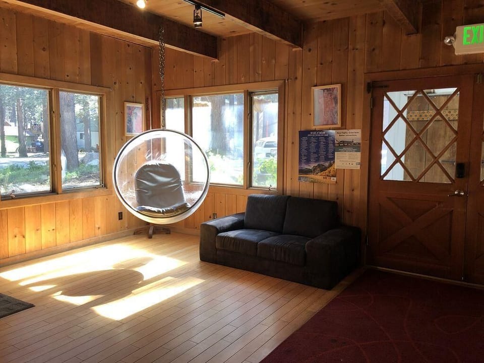 The Mammoth Inn, King Suite image 3