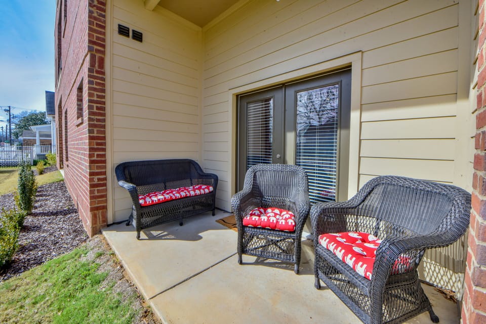 Back Patio - There is outdoor seating on the back patio where you can enjoy the Alabama weather.