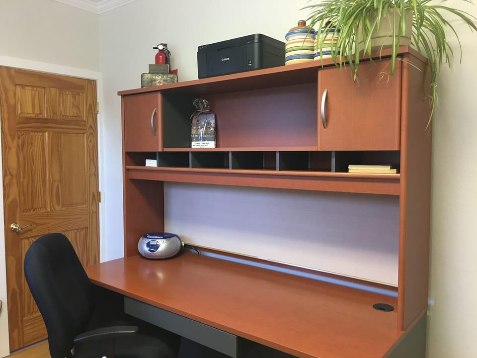 Full size Desk (In Kitchen)