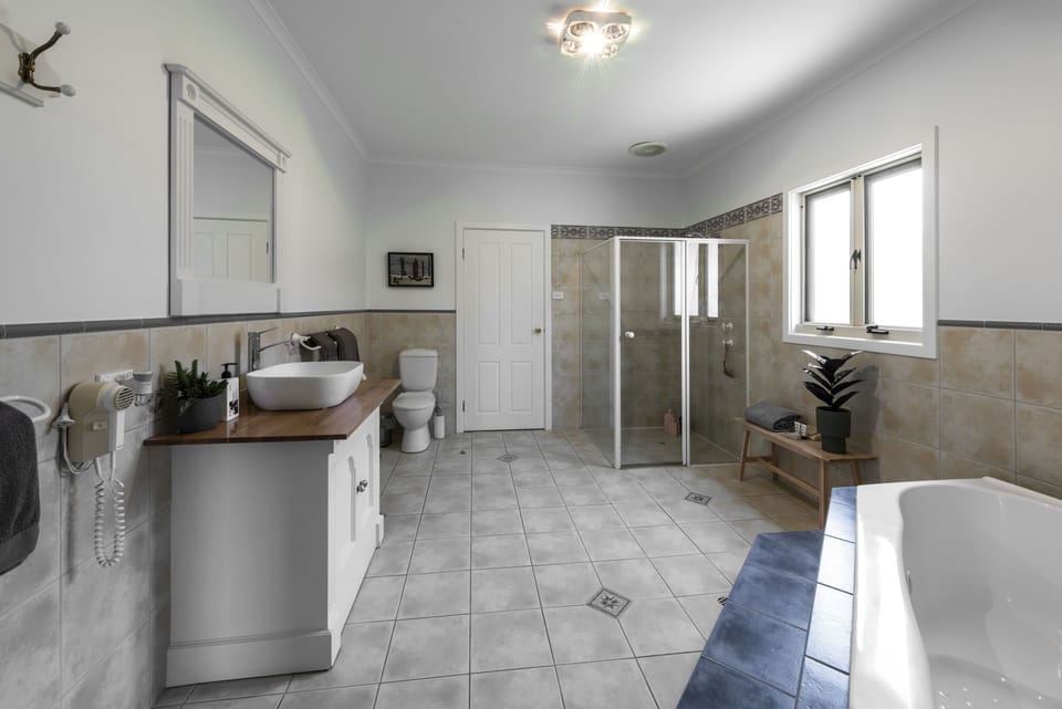 Large family bathroom with dual access