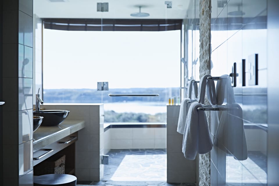 Separate tub and shower, deep soaking tub, free toiletries, hair dryer