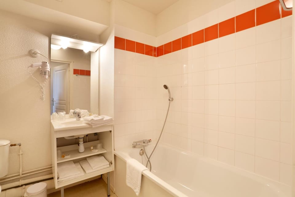 Vacancéole - Les Demeures Champenoises Confort Hotel in Epernay
