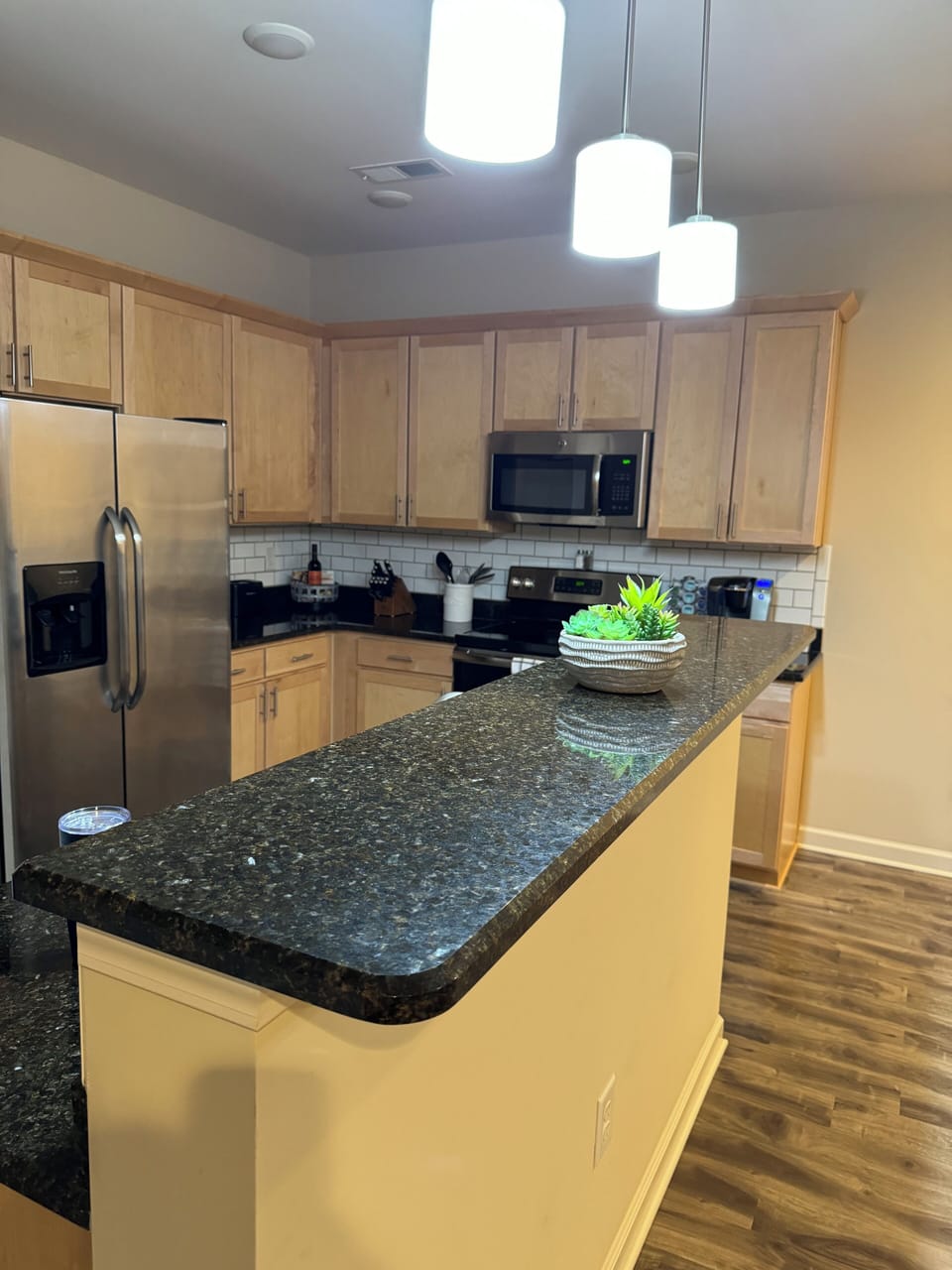 Fully stocked Kitchen!