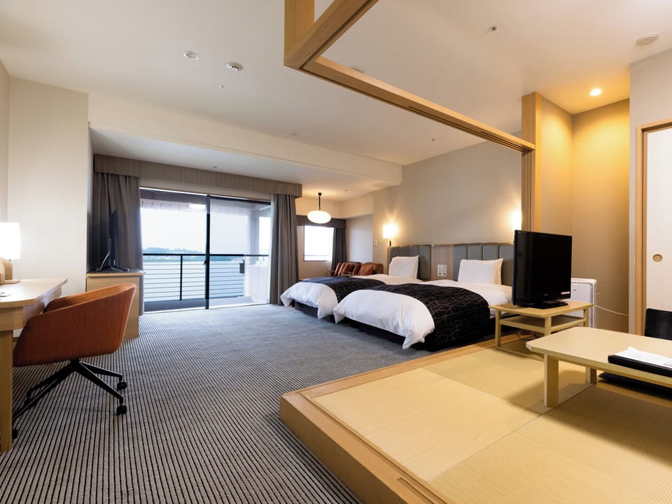 Minibar, in-room safe, free WiFi, bed sheets